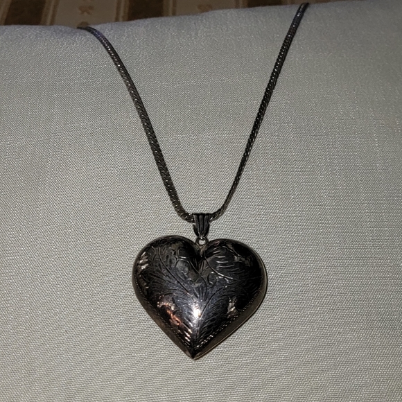Large Puffed Heart Vintage Sterling Silver 925 Engraved Swirl Pendant Necklace - Picture 5 of 10